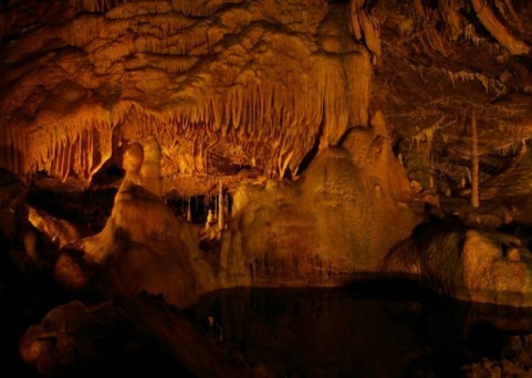 De Grotten van Hotton
