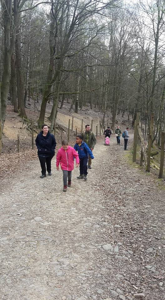 familie Knapen wandeling omhoog naar wildpark